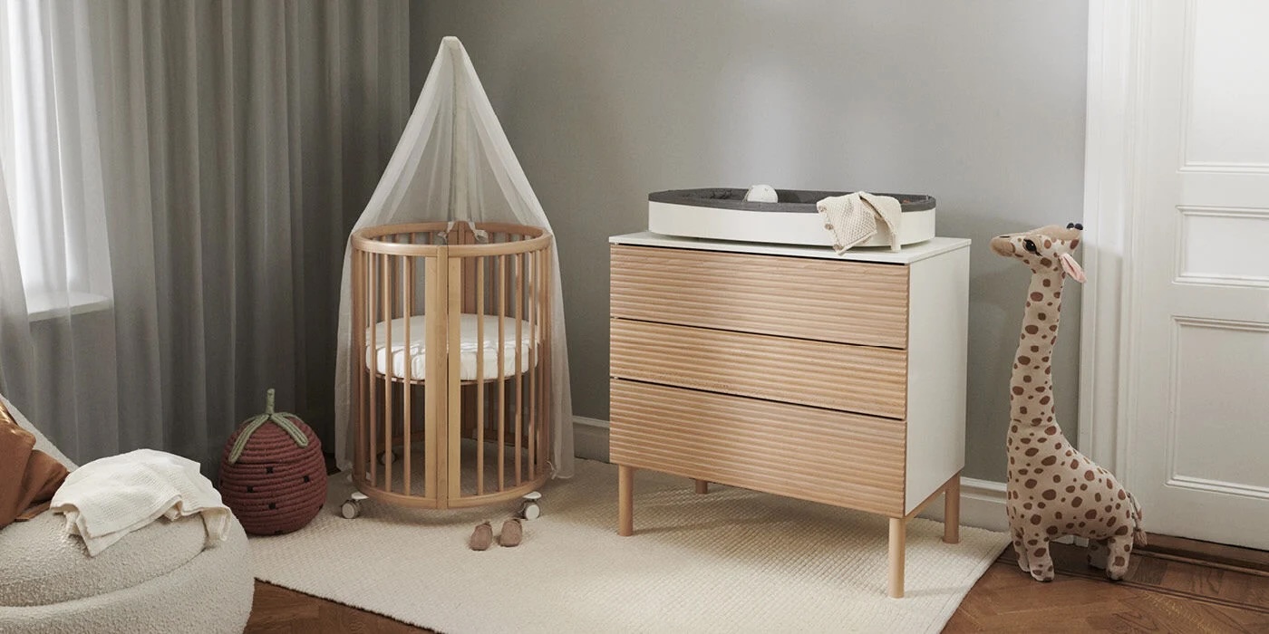 Bilde fra barnerom med Stokke Sleepi kommode